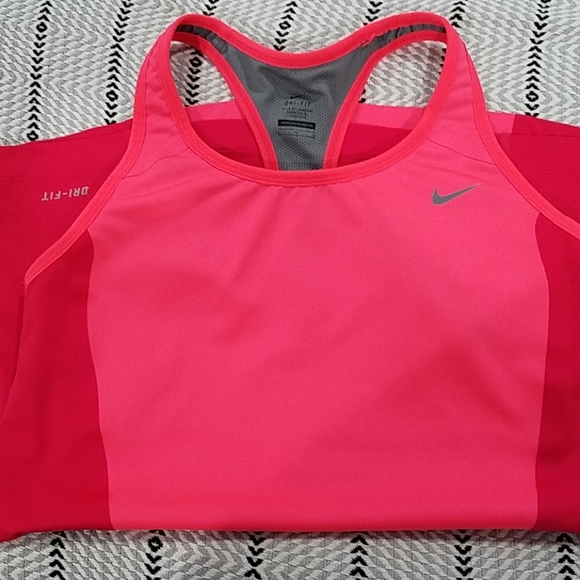 Nike - Picture 2 of 3